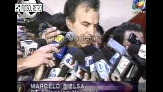 Marcelo Bielsa despues de la eliminacion de Argentina en Korea Japon 2002 FUTBOL RETRO TV [upl. by Pineda]