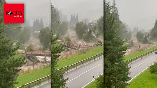 Heftige Unwetter in Südtirol Wassermassen reißen Brücke mit [upl. by Dolf]