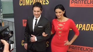 Mauricio Ochmann amp Aislinn Derbez quotCompadresquot Premiere Red Carpet [upl. by Chickie]