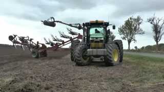 Ploughing in 2015 with a John Deere 7215R and 7 furrow Kverneland plow outside Rome in October 201 [upl. by Mumford]