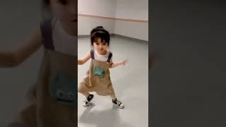 Cute Baby Dance 🥰🥰 shorts shortsfeed baby cutebaby [upl. by Bertolde]