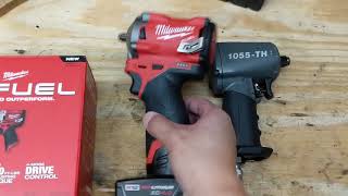 Milwaukee M12 38quot Stubby Impact 255420 [upl. by Marva986]