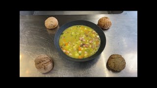 Leckere frische Erbsensuppe mit Rezept [upl. by Ykcin]