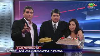 Datena recebe bolo de aniversário [upl. by Feer]