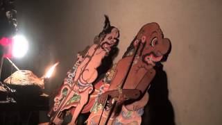 BALI PUPPETS SHADOW THEATER UBUD WAYANG KULIT THEATRE DOMBRES [upl. by Onateag]