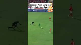 Wasit Bahrain diginiin baru betulHahaha football sepakbola soccerplayer [upl. by Ellekcim]