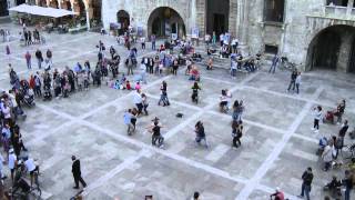 FLASH MOB SALSA  RUEDA ASCOLI PICENO 7 OTTOBRE 2012 [upl. by Llenyt]