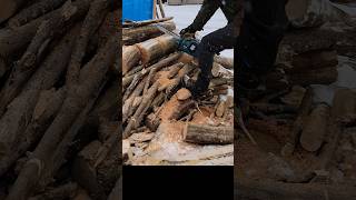 Makita 36v Battery Powered Chainsaw Gets Work Done [upl. by Archibald]