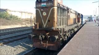 12190 mahakoshal express departing maihar railway station 7th march was a safe run [upl. by Pepillo181]