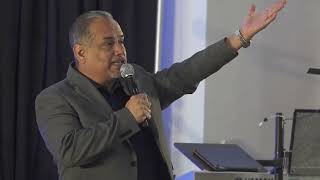 Los Tres que Permanecen Pastor Melquiades Urgelles [upl. by Wynn]