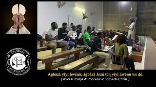 ɅGBÀZÀ JEZÙ TΩȠ ƉIÉ Voici Le Corps du Christ [upl. by Sivehc]