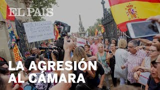 Así fue la AGRESIÓN al cámara de Telemadrid en BARCELONA [upl. by Joette29]