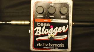 Test ElectroHarmonix Bass Blogger bass distortion [upl. by Gothar]