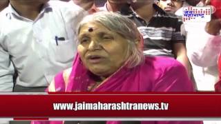 Sindhutai Sapkal support Babasaheb Purandare [upl. by Aihseyk]