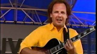 Larry Carlton amp Lee Ritenour At Newport Jazz Festival 1995 playing quotLA Underground [upl. by Surbeck]