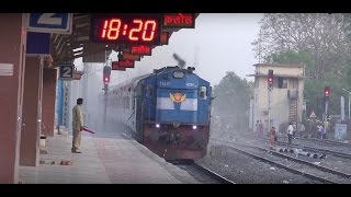 Super Honking amp Dust Raising Ahmedabad Swarna Jayanti Rajdhani Express at Its Devastating Best [upl. by Sirmons]