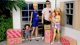 Barbie Doll Family Moving Day Story New Dollhouse [upl. by Lancey805]