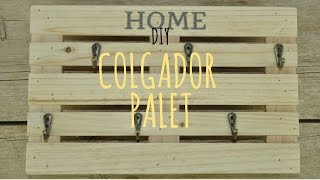 DIY  Cómo hacer un colgador palet para la pared [upl. by Ellimahs43]