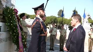 Avvicendamento del capo della Polizia  la cerimonia allAltare della Patria [upl. by Tarazi]