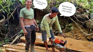 KAYU ULIN LANGKA  SAMPAI SENIOR TURUN GUNUNG ⁉️ Kayu ulin Chainsaw [upl. by Adlemy890]