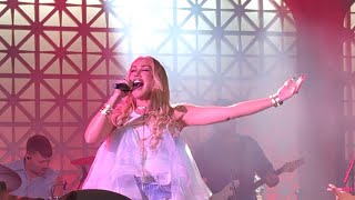 Gwen Stefani HOLLABACK GIRL 🍌Live 11162024 Brooklyn Made NYC 4K [upl. by Namzaj]