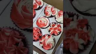 2 Easy design  1 Nozzle cupcakedecorating cakedecoratingideas cakedecoratingtutorials short [upl. by Odlareg]