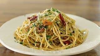 Spaghetti Aglio e Olio Recipe [upl. by Tijnar]