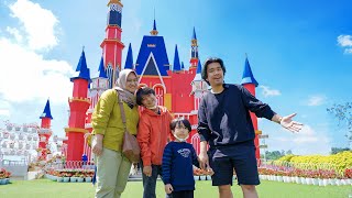 Wisata Baru DCastello  Kayak Disneyland Tapi Warna Warni  Keluarga Ziyan [upl. by Xeno239]