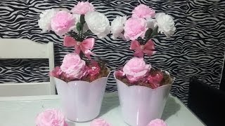 Aula 29  Como fazer arranjos com flores de papel crepom Artesanato [upl. by Gates]