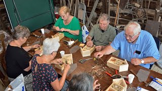 Zomerschool insectenhotel maken [upl. by Ambrosius]