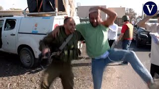 Periodistas indios filman a un grupo de soldados israelíes bailando cerca de la frontera de Gaza [upl. by Rbma]