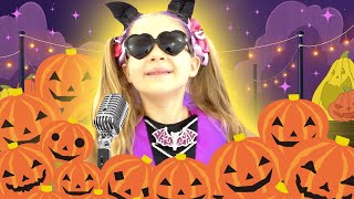 Diana and Roma  Queen of Halloween Kids Song [upl. by Paulson416]