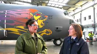 Focus sur la capitaine Alice pilote de transport à bord des Hercules C130H [upl. by Airdnaxila447]