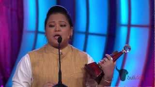 Bharti Singh wins Favorite TV Comedy Actress at Peoples Choice Awards 2012 HD [upl. by Sukramed]