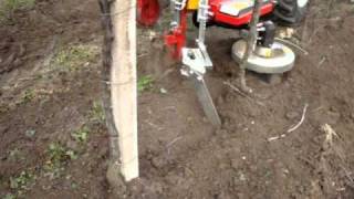 Attrezzatura per vigne con scalzatore rotativo e pulisci ceppo dx mod EXPO SINGOLO R TOP [upl. by Goar]