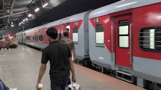 17411महालक्ष्मी एक्सप्रेस Mahalaxmi Express PT महालक्ष्मी एक्सप्रेस  with brand new LHB Coaches [upl. by Nielsen]