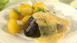 Rezept Pochierter Fisch  Lachs oder zarter Dorsch mit Senfsoße empfohlen [upl. by Yann635]