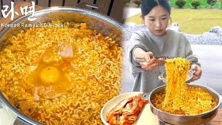 Real Mukbang Outdoor ramen is the BEST ☆ Koreanstyle Ramen Kimchi [upl. by Elad]