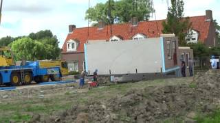 Eerste prefabwoningen in Oostburg geplaatst [upl. by Oruam]