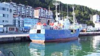 Bay of Biscay ONDARROA Puerto y flota pesquera Port and fishing boats [upl. by Ettennyl]