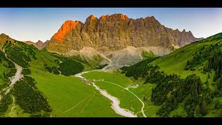 Beautiful Alps in 4K  Alpenglühen an den Laliderer Wänden [upl. by Hermes92]