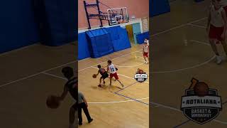 🏀Mattia 😲 terzo tempo al contrario layup reversed basketball pallacanestro Under15 [upl. by Inalaehak917]