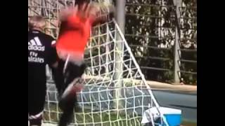 Keylor Navas vs Iker Casillas – entrenamiento [upl. by Zeiler]