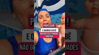 E quando o bebê não quer entrar na água educaçãofísica natacaoparabebes [upl. by Eilema]