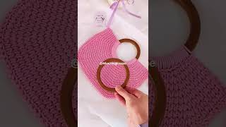 ⬆️Clic aquí⬆️Aprende a tejer bolsos de trapillo crochet bolsosdetrapillo carterasdecrochet [upl. by Raychel54]