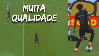 CARRILLO FOI BEM NA SAÍDA DE BOLA  André Carrillo vs Vitória [upl. by Oinafipe]