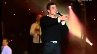 Amr Diab  Dubai 2004 Concert Rageen [upl. by Hallagan]