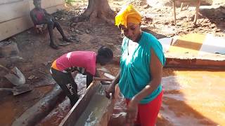 batouri ville dor  Extraction artisanal de lor Gold extraction  Vidéo de voyage [upl. by Travus]