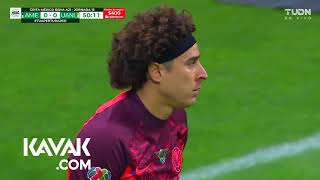 Guillermo Ochoa  Grandes Atajadas  América 10 Tigres  J15 Apertura 21 [upl. by Whitson253]