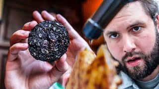 Italian tries BRITISH FOOD in London Welsh Rabbit Jellied Eels Black Pudding [upl. by Aimet]